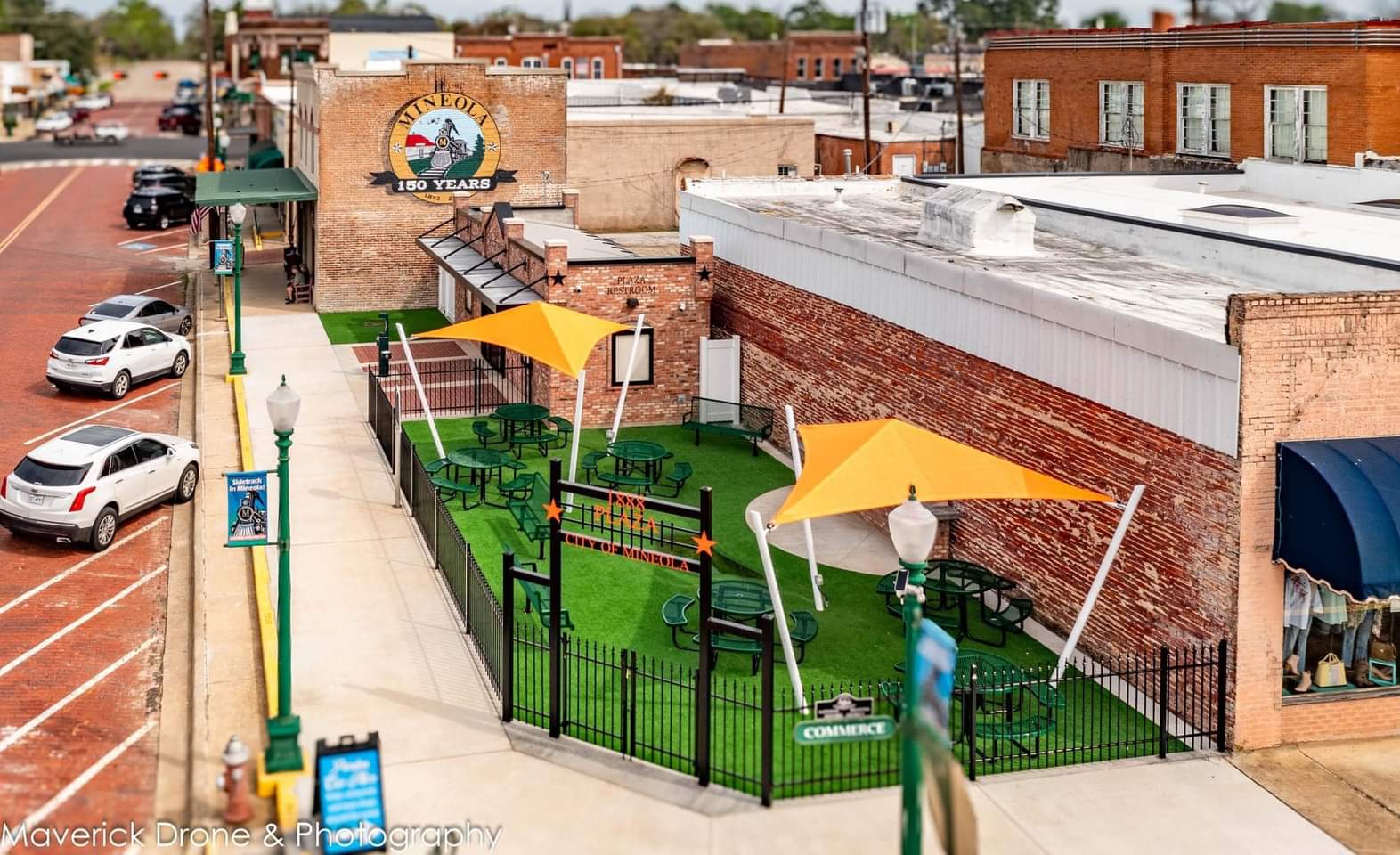 Mineola 1888 Plaza